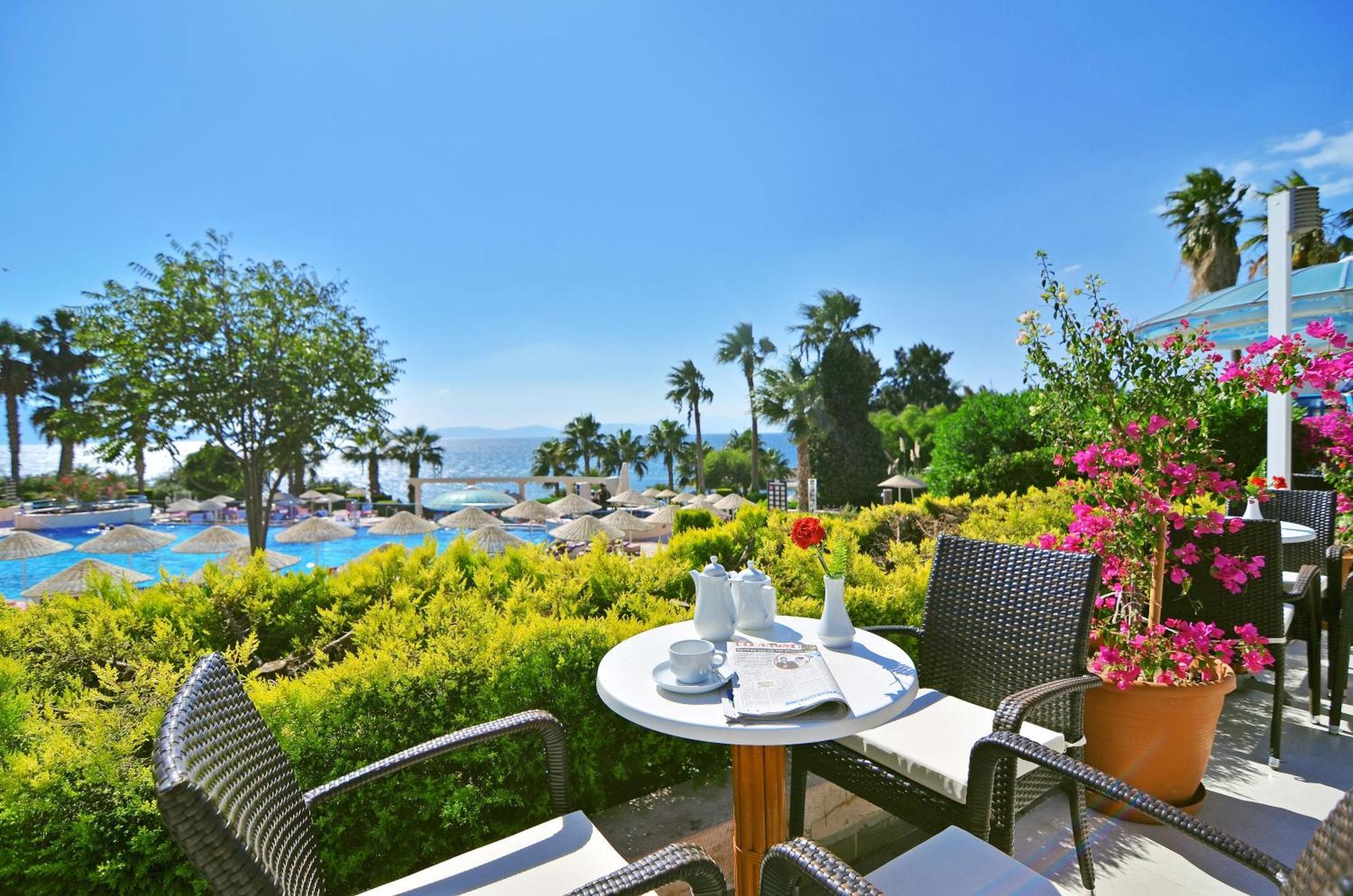 Hotel The Grand Blue Sky International Kusadası Exterior foto